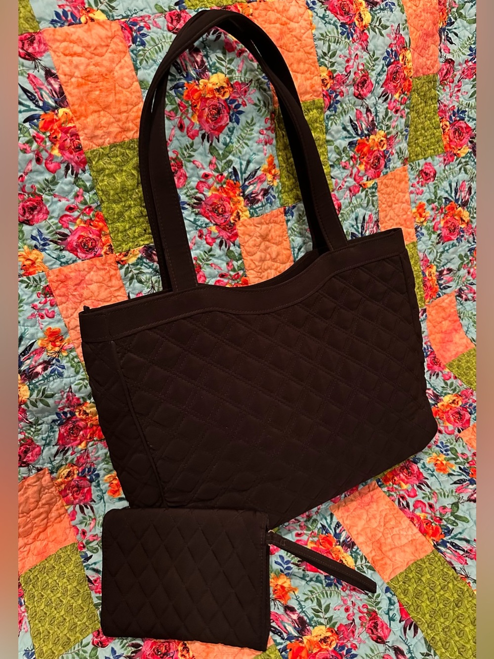 Vera Bradley Black Quilted Tote & Matching Wallet - Picture 5 of 7